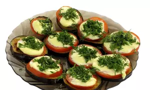 Gustări cu vinete şi roşii