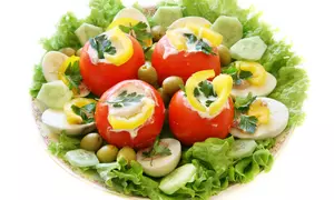 Roşii umplute cu cremă de brânză