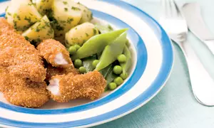 Peşte pane cu sote de legume