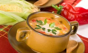 Ciorbiţă de legume cu porumb