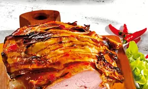 Piept de curcan în crustă picantă