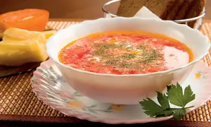 Supă de roşii cu ţelină