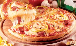 Pizza cu caşcaval