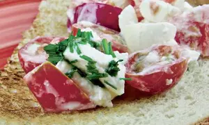 Bruschete cu mozzarella