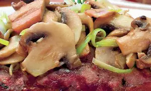 Muşchi de vită cu sote de ciuperci