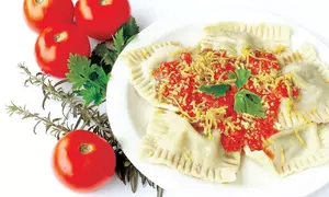 Ravioli cu sos de roşii