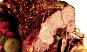 Ciolan de porc cu legume