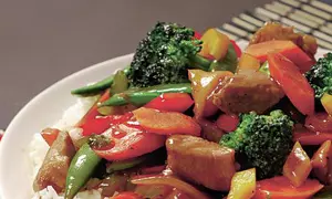 Porc cu legume şi orez