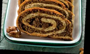 Ruladă cu cremă de nucă