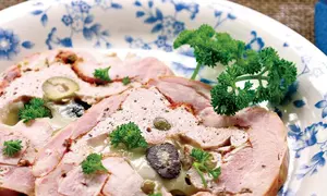 Ruladă mozaic cu cașcaval