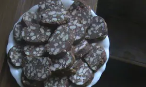 Salam de biscuiti cu nuca