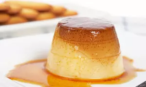 Desert: Cremă de zahăr ars cu nucă de cocos