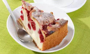 Desert: prăjitură cu vişine