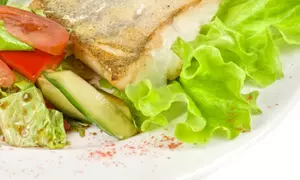 Reţete: Medalion de şalău cu roşii