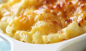 Reţete: Budincă cu paste şi brânză