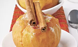 Gutui coapte cu scorţişoară