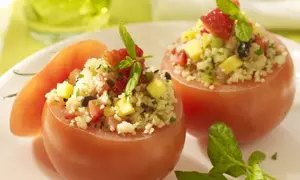 Aperitiv cu roşii umplute