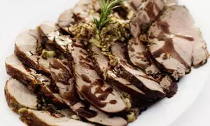 Friptură de porc cu sos de prune