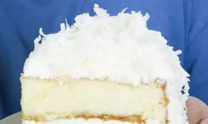 Tort de biscuiţi cu cremă de iaurt