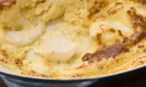 Omletă cu brânză şi mărar