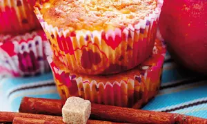 Brioşe cu mere şi scorţişoară