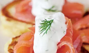 Blinii din caşcaval cu peşte