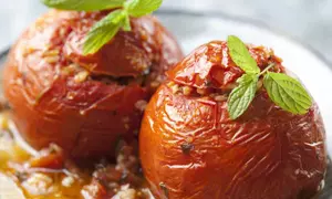 Roșii umplute cu carne de curcan