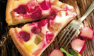 Tartă de vară cu rubarbă