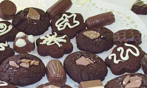 Biscuiţi fragezi cu ciocolată