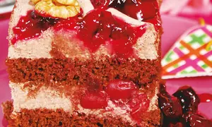 Prăjitura Vis de vară cu cireșe