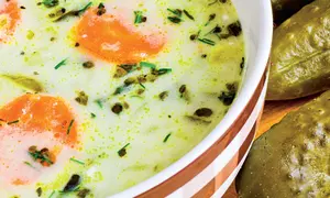 Ciorbă de cartofi cu zeamă de castraveţi