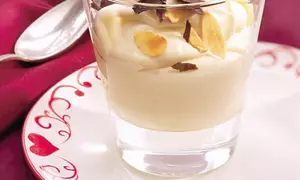 Crema de lapte cu migdale