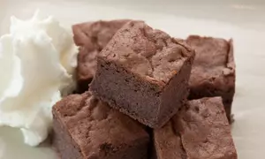 Prăjitură cu ciocolată din două ingrediente