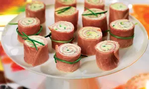 Rulouri aperitiv cu brânză