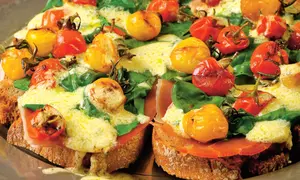 Crostini cu şuncă şi caşcaval