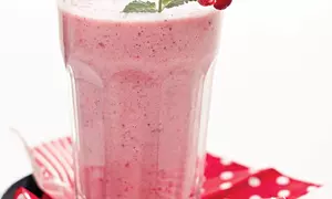 Spumă de fructe roşii