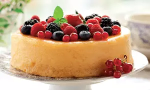 Prăjitură cu brânză şi fructe de pădure