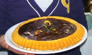 Tartă cu ciocolată şi mere