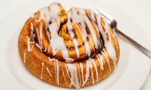 Cum faci rulouri cu scoţişoară din pâine