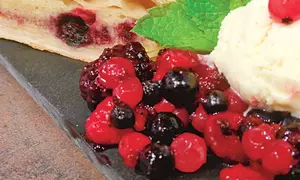 Placintă cu brânză și fructe de pădure