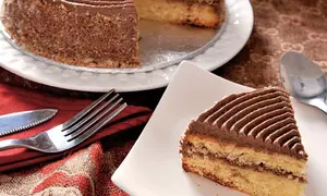 Tort cu cremă fină de cacao