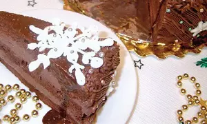 Tort de ciocolată însiropat