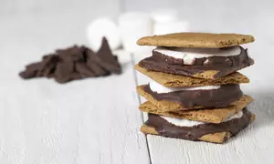 Sendviş crocant cu ciocolată şi alune