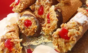 Prăjitură tub cu cireşe