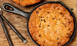 Prăjitură cu ciocolată la tigaie