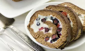 Ruladă cu spumă de afine