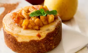 Prăjitură dietetică cu mere şi cardamom