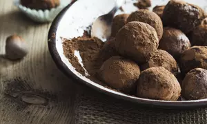 Trufe de ciocolată neagră cu avocado