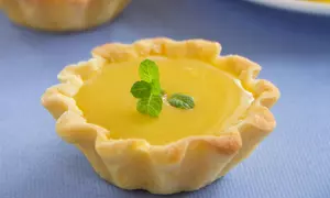Mini tarte floricică cu cremă de lămâie