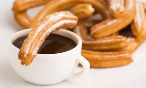 Churros cu sos de ciocolată